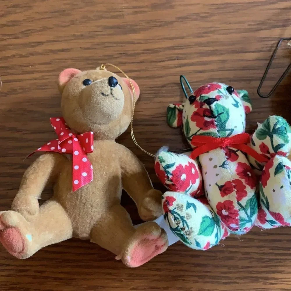 Lot of 4 small Christmas bear ornaments‎